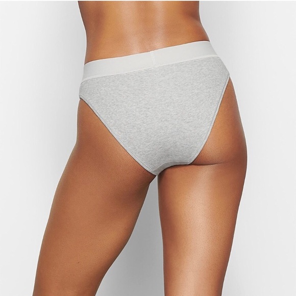 Skims Underware - Picture 3 of 6